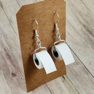 Paper Art Earrings/Earrings "Toilet Paper"/Motif Earring/Paper Jewelry/Paper Art/Kawaii/Miniature/Fun/Toilet Paper Charm/Funny