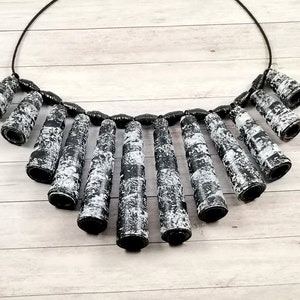 Collana di carta "Black Line"/ 2 versioni/ Collana di perle di carta/ Arte di carta/ Gioielli di carta/ Gioielli di riciclo/ Boho/
