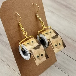 Orecchini/Orecchini "Gattino di carta igienica Lilly"/Arte di carta/Orecchini con motivo/Gioielli di carta/Arte di carta/Kawaii/Miniatura/Divertimento/Gatti