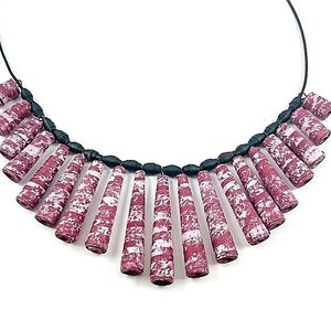 Collana di carta "Akana" / Collana di perline di carta / Collana di perline di carta / Collana di perle / Rosso Borgogna / Gioielli in marmo / Arte di carta / Gioielli rossi