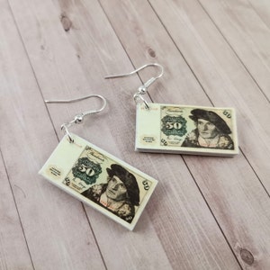 2 Variationen  Ohrringe " Miniatur Geldbündel"/Motiv Ohringe/Papier Schmuck/Papierkunst/Kawai/Miniatur/ Tiny/Money Earring/Geldgeschenk