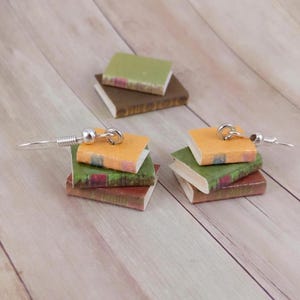 Ohrschmuck Mini Buchstapel /Buch Schmuck/Kawai/Hängeohrringe/Buchfreund/Tiny/Mini/Papier Schmuck/Paper Art/Buch Ohrring/Bücherwurm
