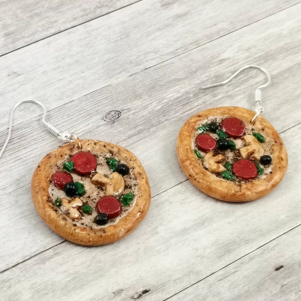 Ohrringe "Pizza Salami" a. Modelliermasse/ 2 Varianten/Miniatur Essen/ Motiv Ohrschmuck/ Kawaii Gebäck/ Tiny & Cute/ Funny/ ausgefallen