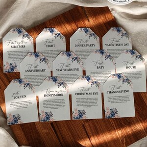 Wijnetiketten eerste jaar, wijnkaartjes huwelijk mijlpaal, wijnkaartjes eerste jaar huwelijk, wijncadeaumand #069