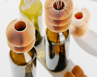 AfterWineVase 71X01.OAK - Warm or Cold - Give the bottle after wine a second chance - Unique design - Perfect gift for a design lover