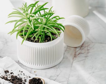 Medium planter 71P02.500.WHITE / 3d printed plant pot / ecofriendly and geometric / minimalist and modern