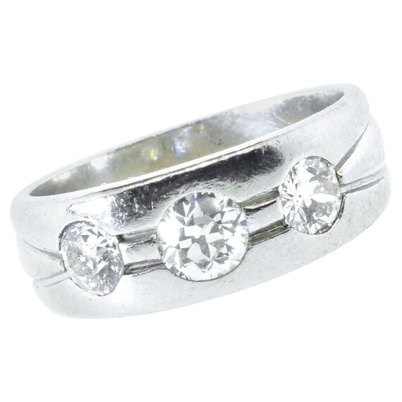 Platinum and Diamond Ring, Art Deco, Circa 1935 - image 3