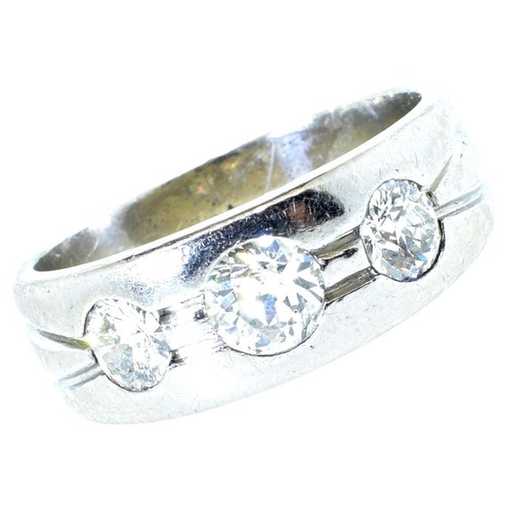 Platinum and Diamond Ring, Art Deco, Circa 1935 - image 2