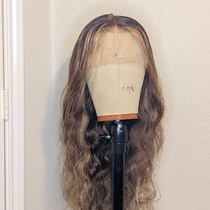 30-inch bodywave-pruik – lijmloos 13 x 4 HD-kant | Rijk chocoladebruin met honingblonde highlights