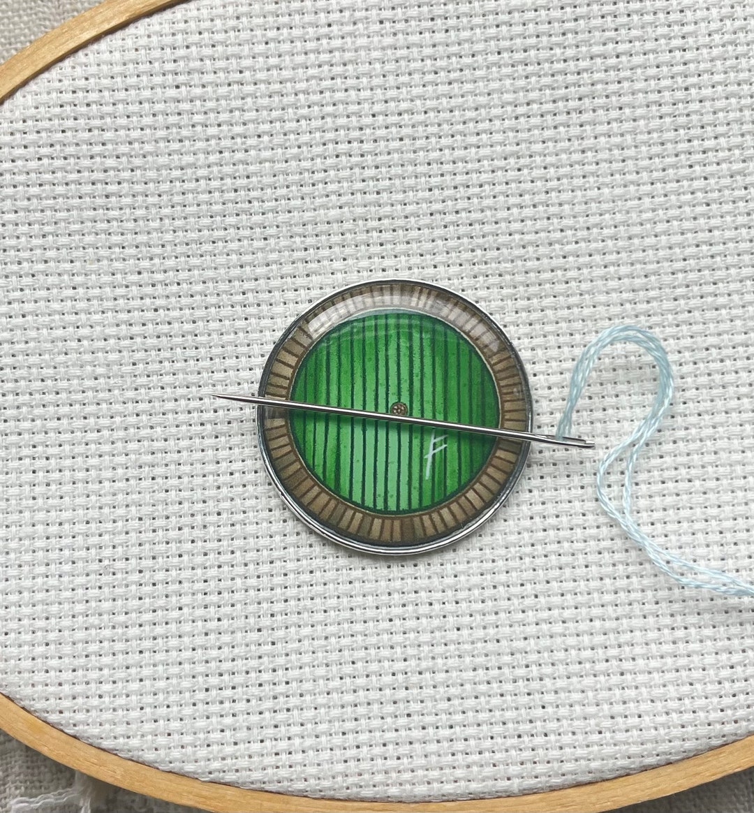 4 Pieces Vintage Feather Needle Minders - 40x15mm Magnetic Needle Holders For Cross Stitch