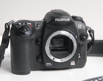 FujiFilm S5Pro Body Super CCD-kamera i näst intill nyskick
