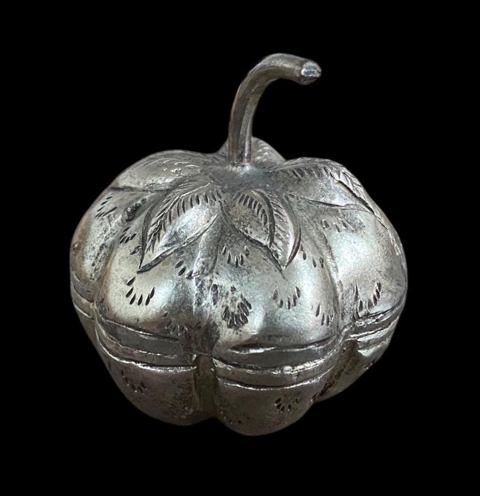 Ancienne Boîte à Pâte De Bétel En Argent - Inde - Forme Mangue - Artisanat Rare