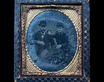 Antique Wooden Golden Frame W Original Photo of Family Portrait