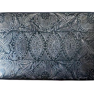 Scatola portagioie indiana Bidriware in argento finemente intarsiata d'epoca
