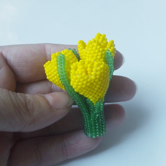Crocuses beading pattern tutorial beaded floral pin PDF file + video instruction