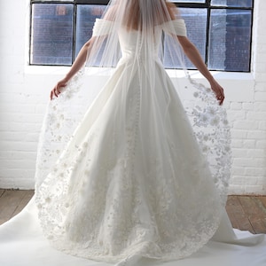 3D Floral Lace Bridal Veil, Wedding Veil with Flowers, Veils, Veils Cathedral Length, Floor Length Veil, Custom Made Veils Ivory V001