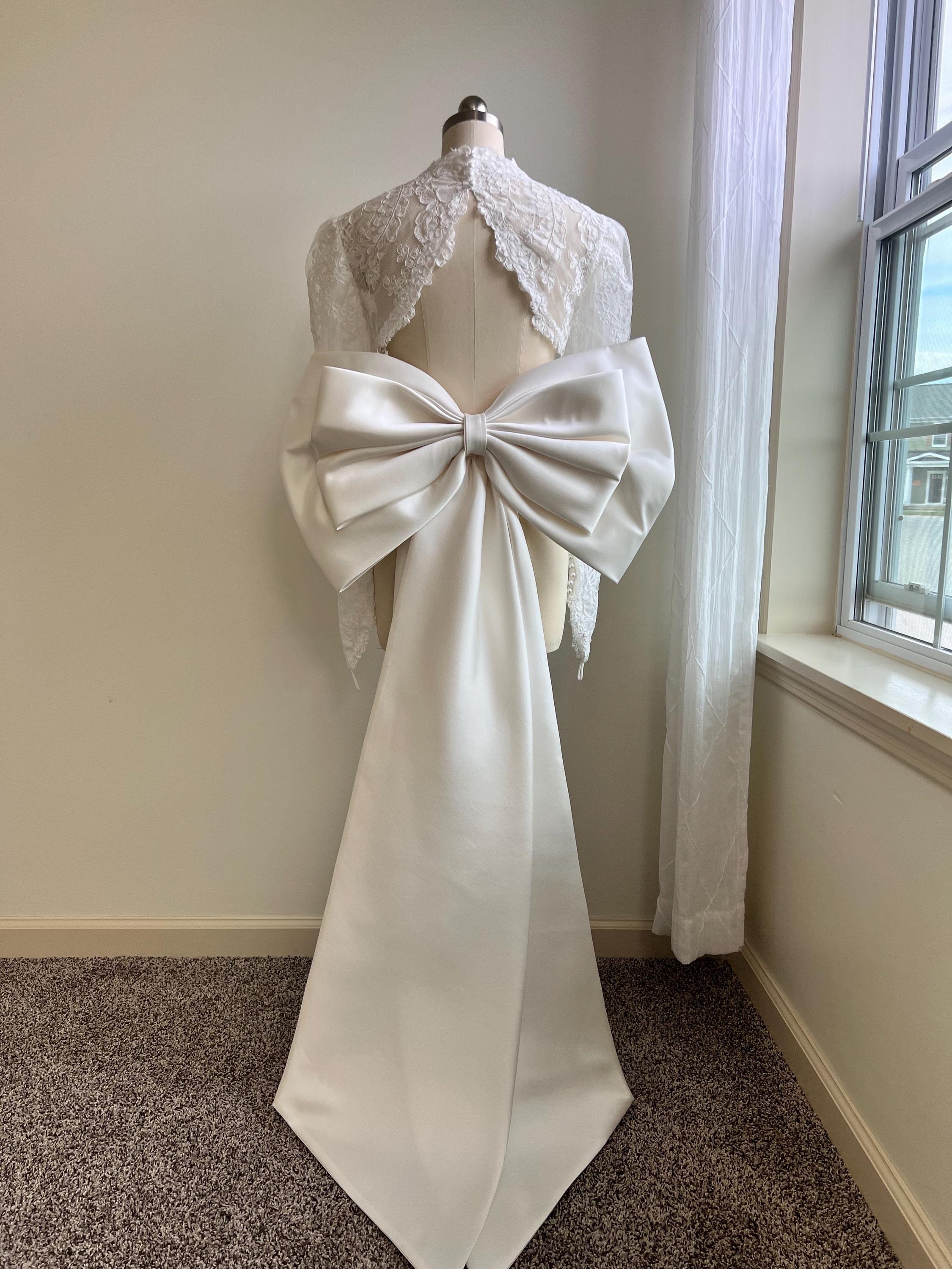 Detachable Bow for Wedding Dress Large, Oversize Mikado Bow, Bridal Gown Accessory, Bow Ribbon Removable, White, Ivory Bridal Dress Bow