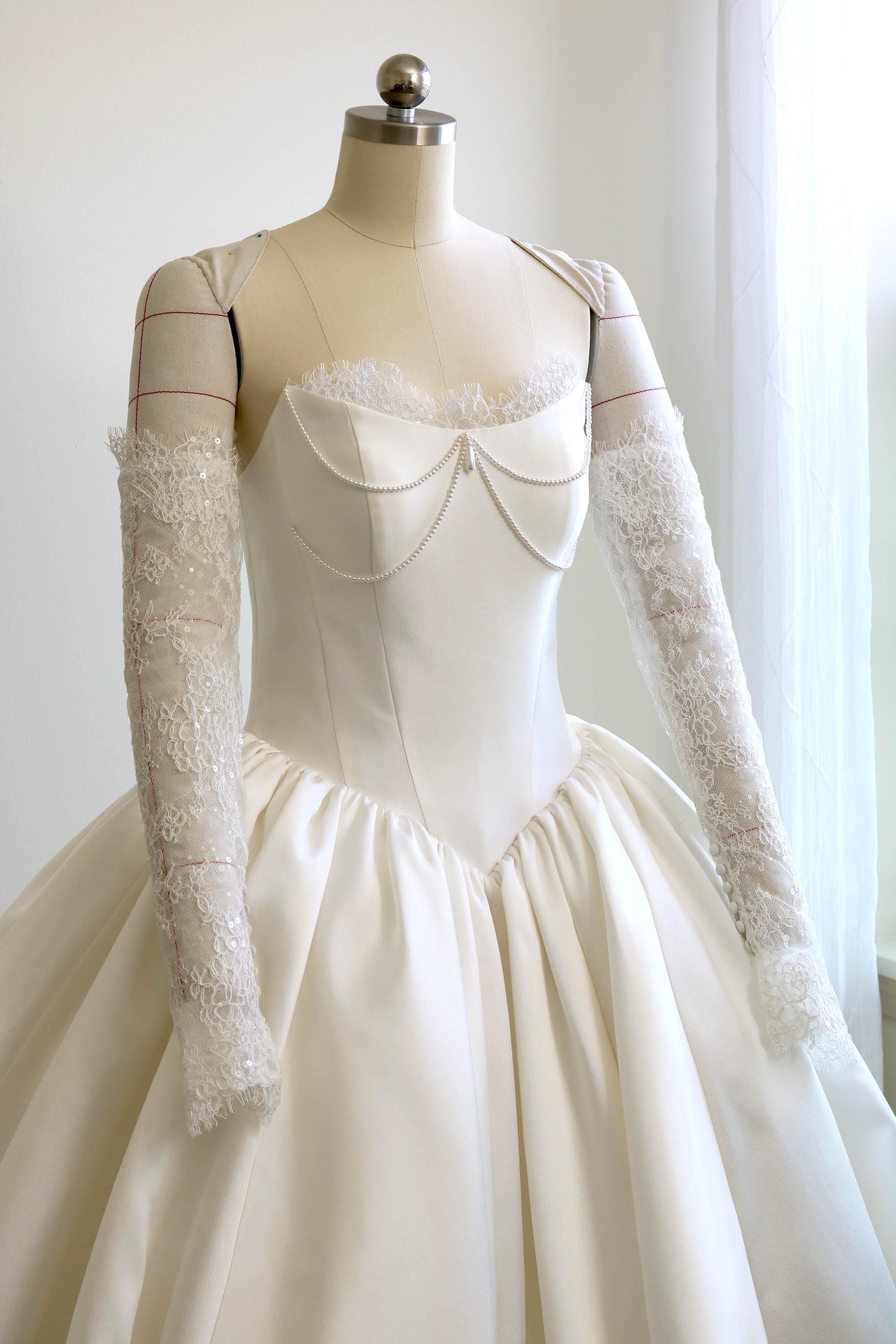 chinese dress ladies Charming A-line Square Neckline Lace Backless Wedding Dresses, FC2682 main image 0