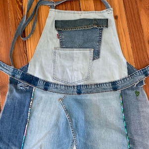 Förkläde i återvunnet denimmönster, vintagejeans, spetskant, OOAK