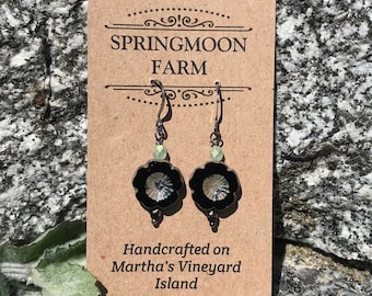 flor de Hibiscus hecha a mano, pendiente de gota de cuenta de vidrio checo.