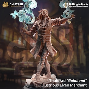 Puede incluir: Una figura miniatura de un elfo, Thalorad "Goldhand", un ilustre mercader elfo, con el pelo largo y un atuendo detallado, sosteniendo un efecto mágico azul giratorio en su mano. La figura está de pie sobre una base con un diseño de rollo.