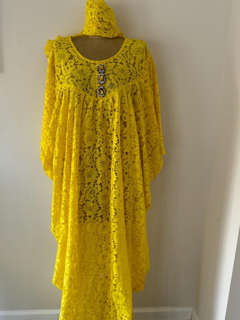 Robe En Dentelle Jaune New Look Premium - Taille 6 - Mini Longueur - Occasion Très Bon état