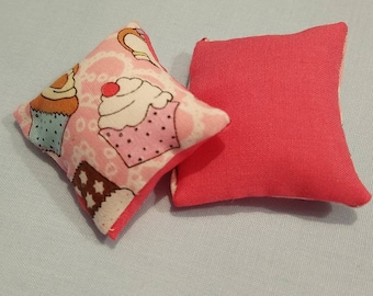 1//24th Scale Dolls House Printed Fabric Cushions Check Pattern Shades of Green /& White
