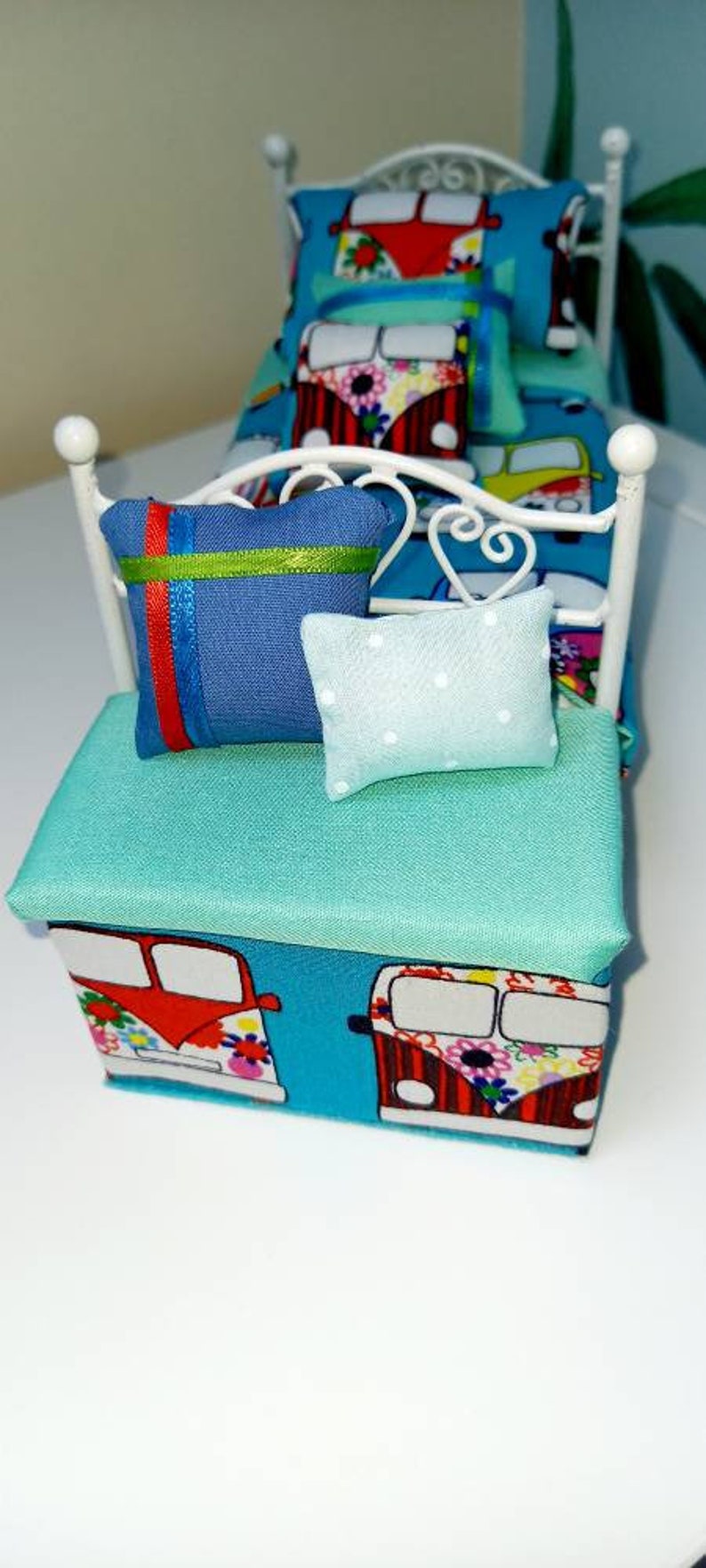 Blanket box CV material with padded fixed seat and two decorative cushions handmade 1:12 scale modern furniture