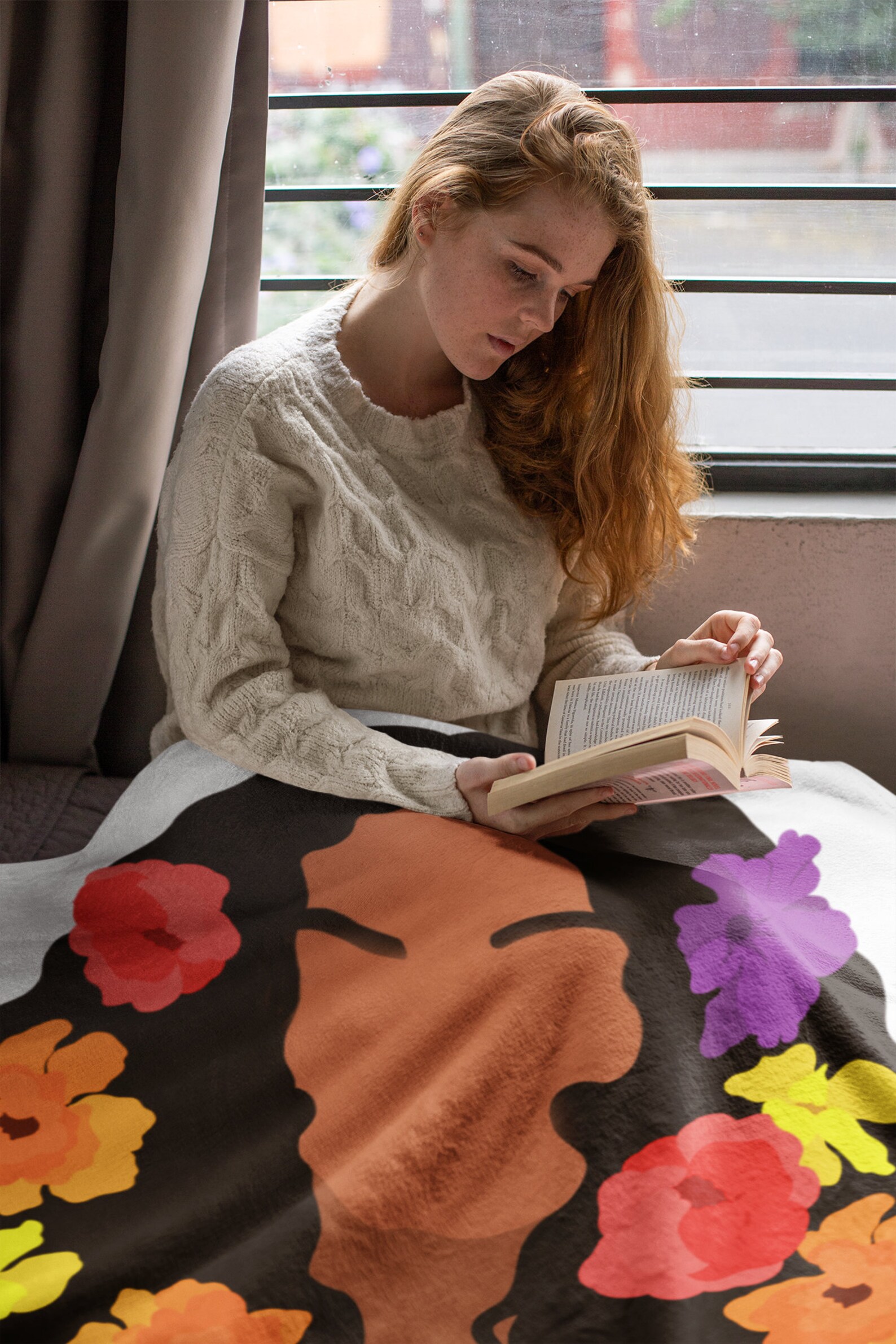 Natürliche Haar Mädchen mit Blumen werfen Decke schwarze | Etsy