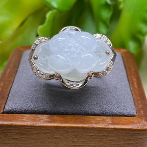 Jadeite Jade A hand carved  Lotus Flower Ring bring Peace, very nice cut,elegance design, Platinum plated Silver (size:7US)#7649
