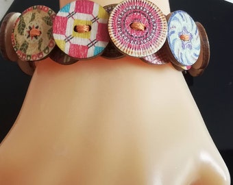 Mandala wooden button bracelet, button bracelet, wooden button bracelet, retro buttons