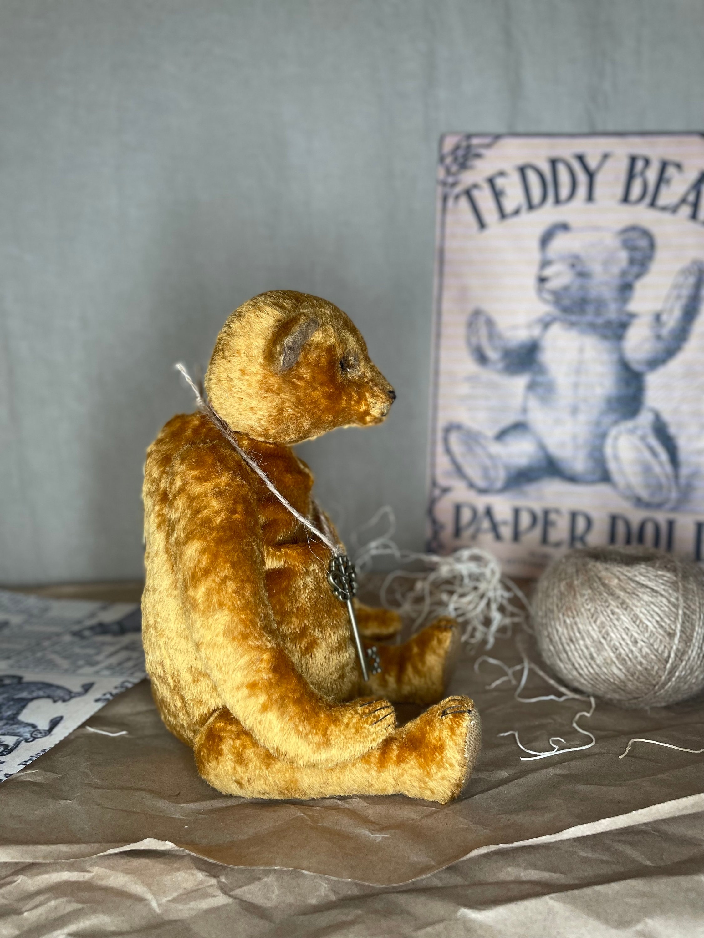 * antique bear ୨୧ * 小さくて可愛い テリアさん Vintage Teddy Bear “secret Keeper”, Jointed Collectible Bear, 10.5
