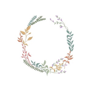 Puede incluir: Una corona bordada con hojas y flores en tonos verdes, rosas, naranjas y amarillos.