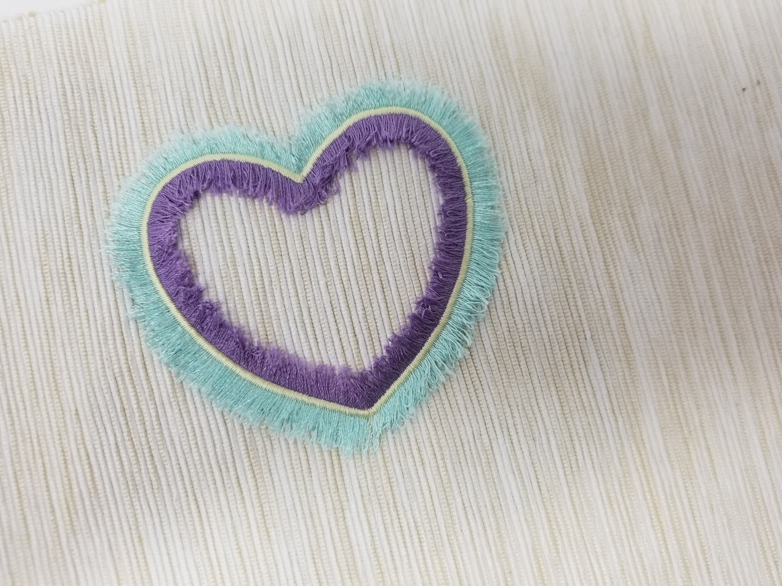 【GRAVER】Heart Board Embroidery White Clip Short Padding stitched happy heart geo frame add-on – Lawn Fawn
