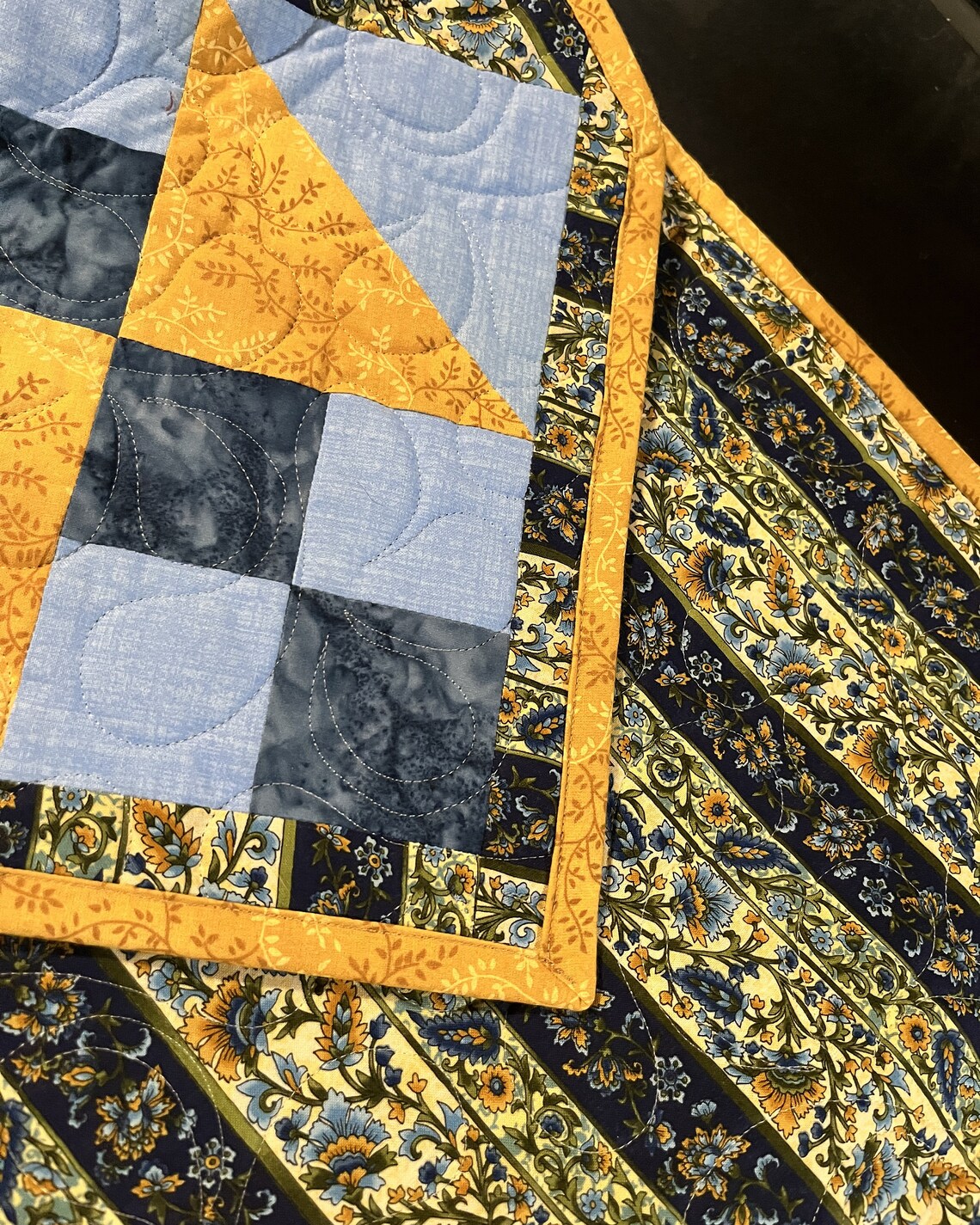 Liberty Diamond Quilted Table Runner NCU0DQQ0641