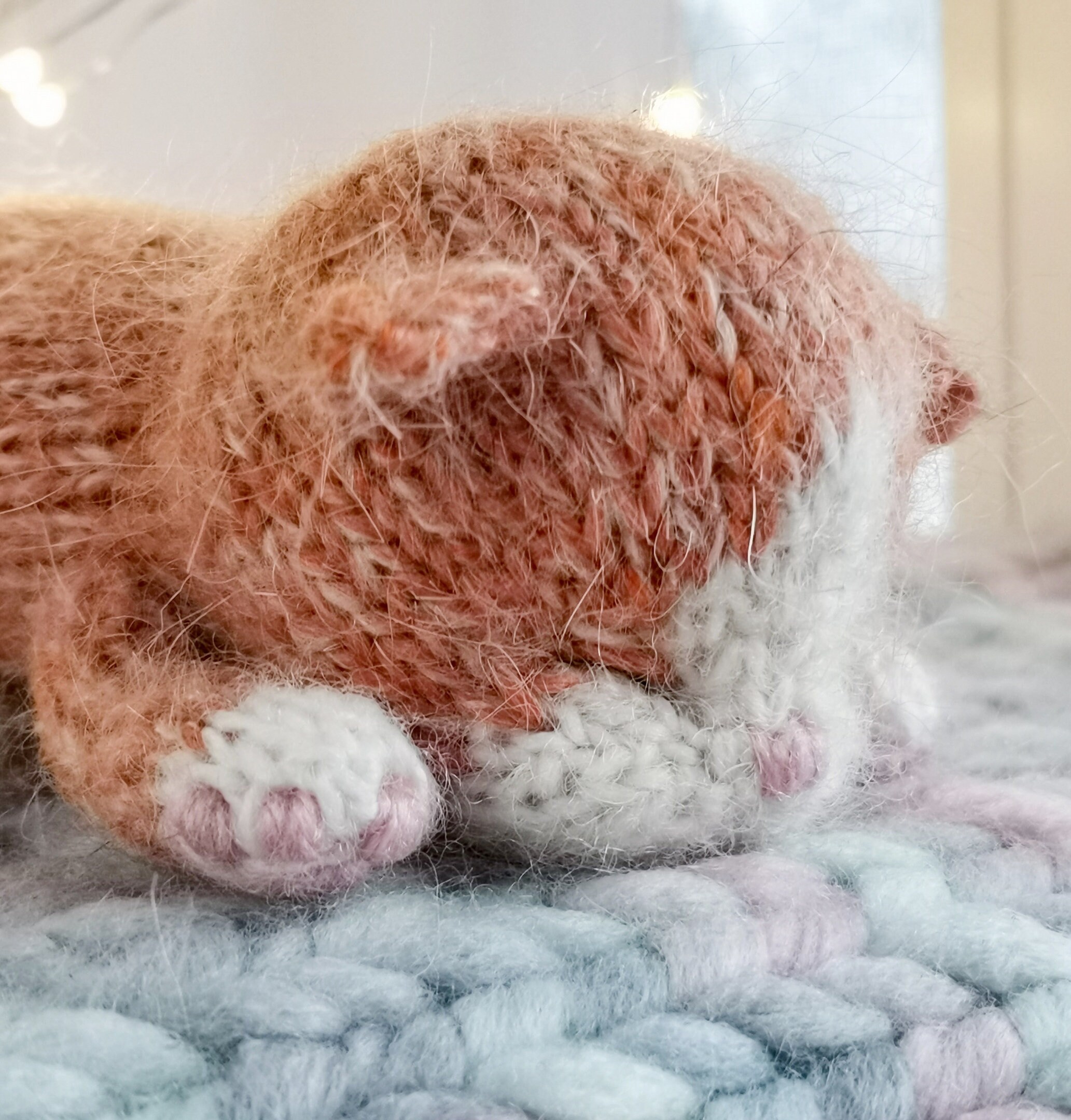 Knitting toy pattern sleeping kitten. Realistic toy pattern. Etsy