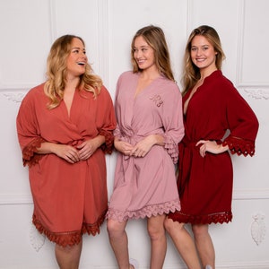 Plus Size 2XL 3XL 4XL Bride Bridal Bridesmaid Robes, Bridesmaid Gifts, Wedding Robes, Getting Ready Robes, Lace Robes, Plus Size Pajamas bild 3