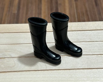 Nice pair of black rubber rain boots. 1/12 scale for Dollhouse. No: 11107