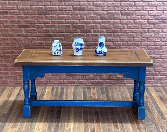 Set of 3 beautiful white ceramic vases with royal blue patterns. 1/12 scale for Dolls House. 13317.