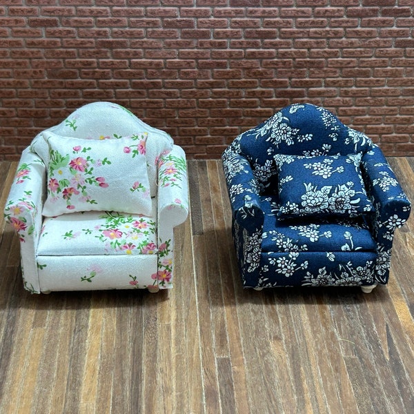 Beautiful one-seater armchair, good quality. 1/12 scale for Dollhouse. 11703, 11704