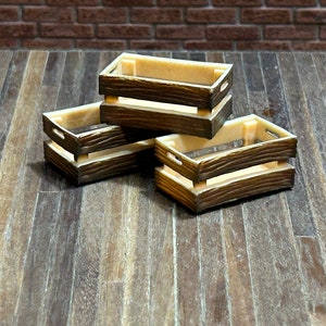 Wooden crate, old style. 1/12 Scale. Plastic imitation. 15406.