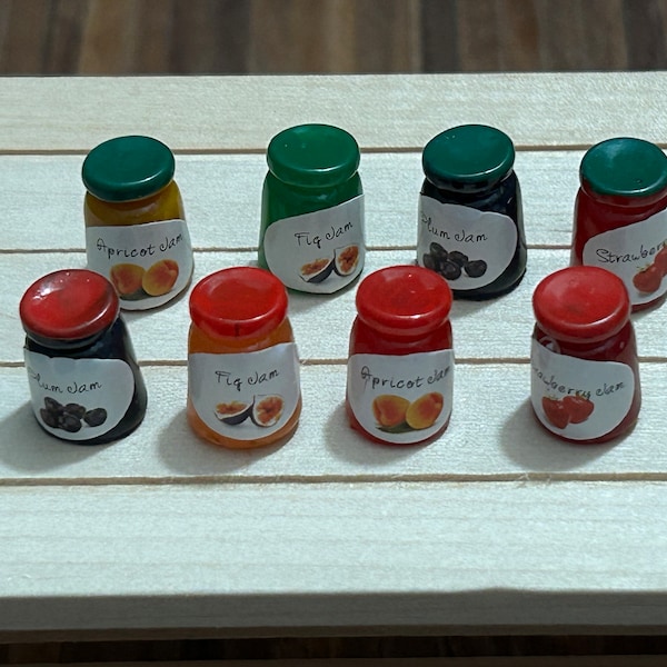 Beautiful 4-piece set of jam jars. 1/12 scale for Dollhouse. No:11109