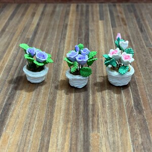 Beautiful realistic plants in white basket. 1/12 scale for Dollhouse. 13215,13216.