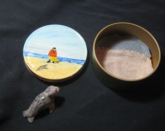 Grey seal rescue diorama art-Felixstowe beach / original beach art