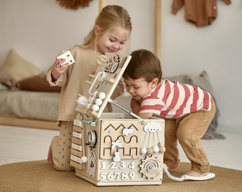 Kleinkindgeschenk, Activity Cube, Busy Cube für Kleinkind mit Stauraum, Holz-Aktivitätswürfel mit KOSTENLOSER Personalisierung