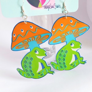 Przetworzone kolczyki z lat 70. w formie pojedynczych kart kolekcjonerskich - Trippy Lime Mushroom Frog