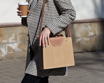 Handmade Leather Crossbody Bag: Personalized Shoulder Purse