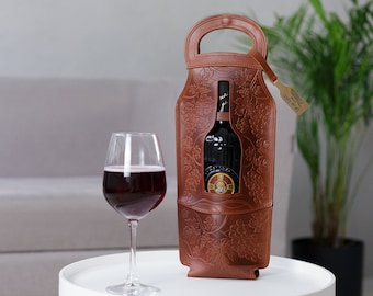 Hand Crafted Wine Holder,  Personalized Drink Holder, Leather Wine Tote for Parties Picnics