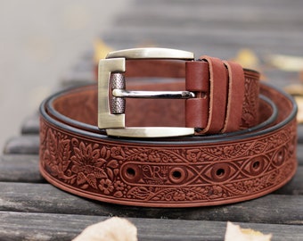 RRL エンボス加工レザーベルト　新品未使用 エンボス加工レザーベルト：ヴィンテージ風花柄デザイン、ハンドメイド