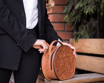 Shoulders leather bag, shoulder purses, Handmade leather bag, Gift ideas, Round women bags, Unique bag, Crossbody purse, Gift